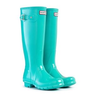 Tiffany blue Hunter rain boots